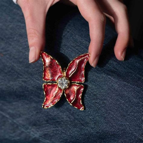 papillon yves saint laurent|Yves Saint Laurent YSL Broche papillon vintage en émail.